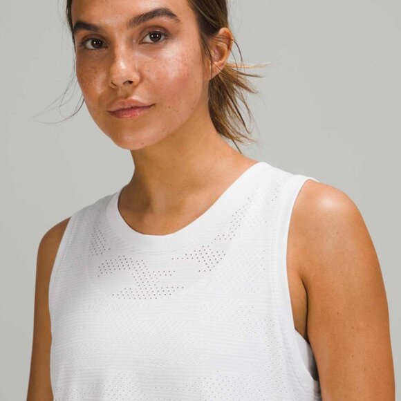 Lululemon Lululemon Train to Be Tank in Dot Camo White size 6 - Picture 4 of 10